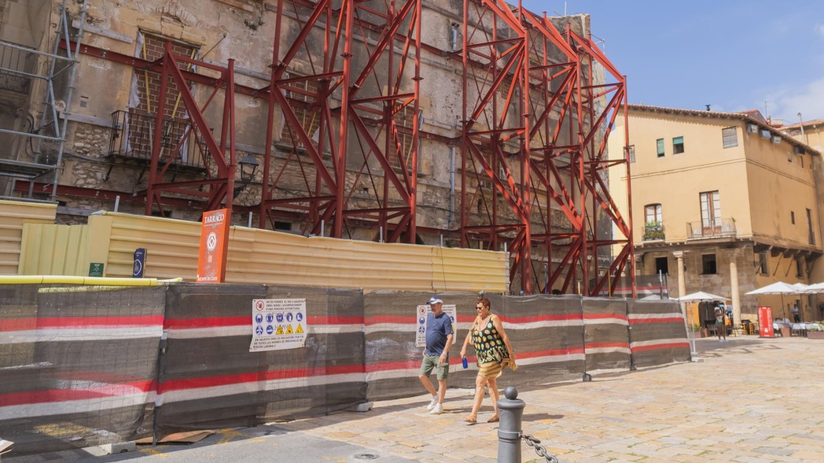 Ca l'Ardiaca, o la antigua rectoría de la Catedral de Tarragona, es un antiguo palacio medieval y uno de los edificios más emblemáticos de la Part Alta.