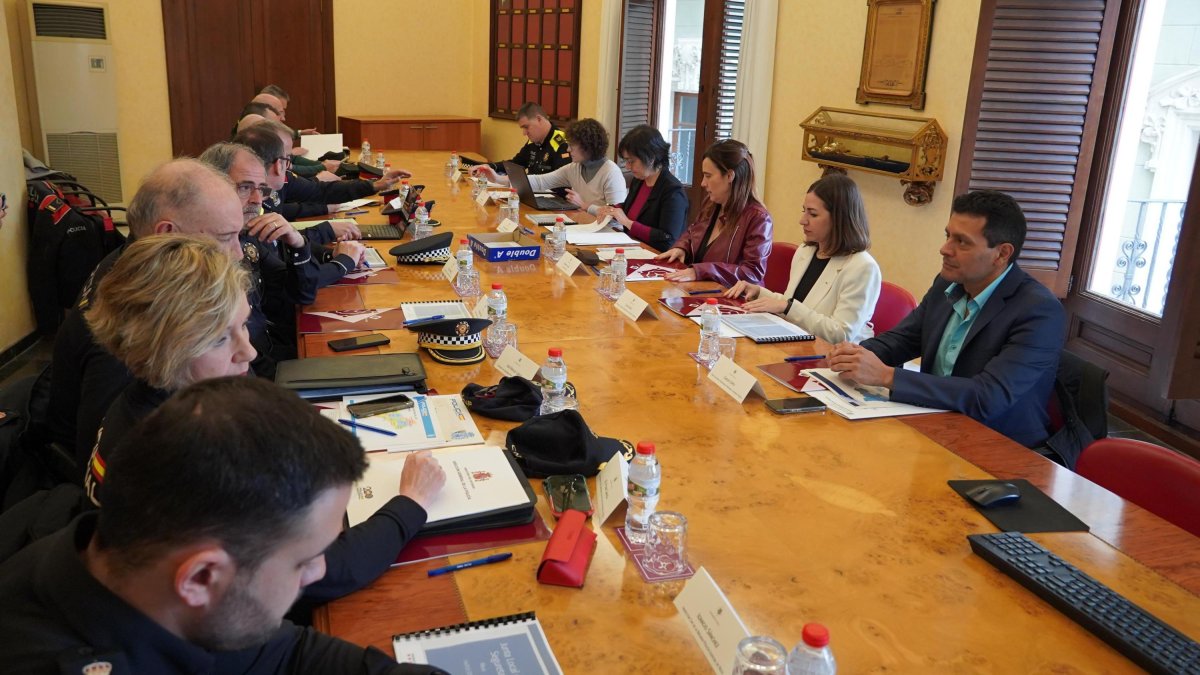 Fotografia de la Junta Local de Seguretat de l’Ajuntament de Reus