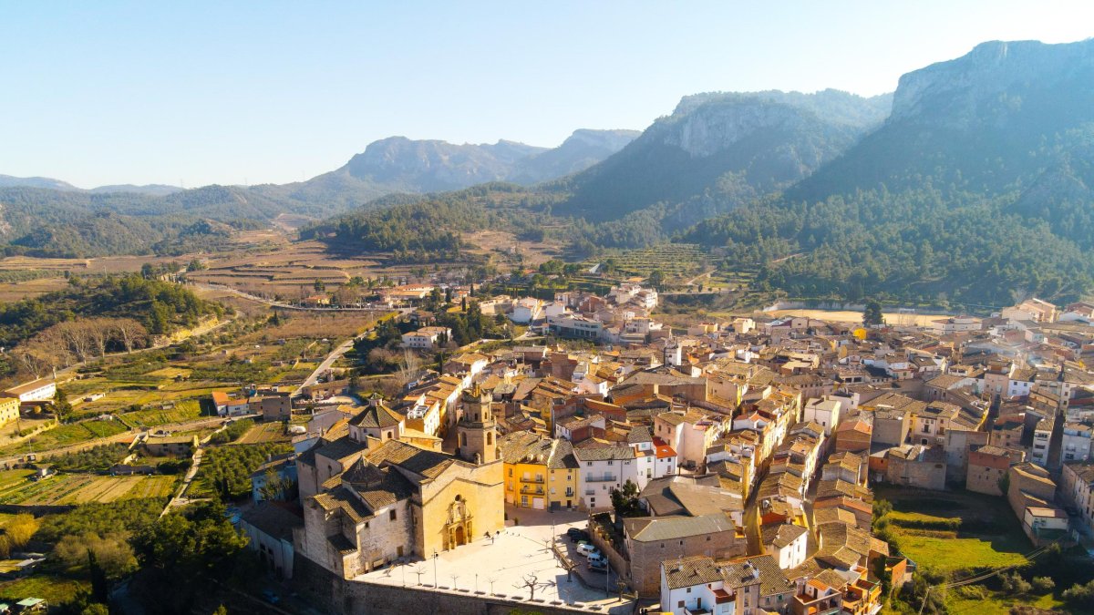 Vista aérea del municipio de Tivissa.