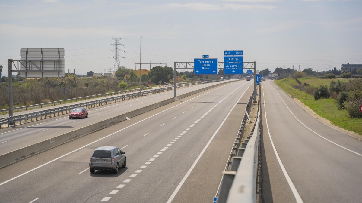 Fotografía de la carretera C-14, que permite moverse entre Reus y la Selva del Camp.
