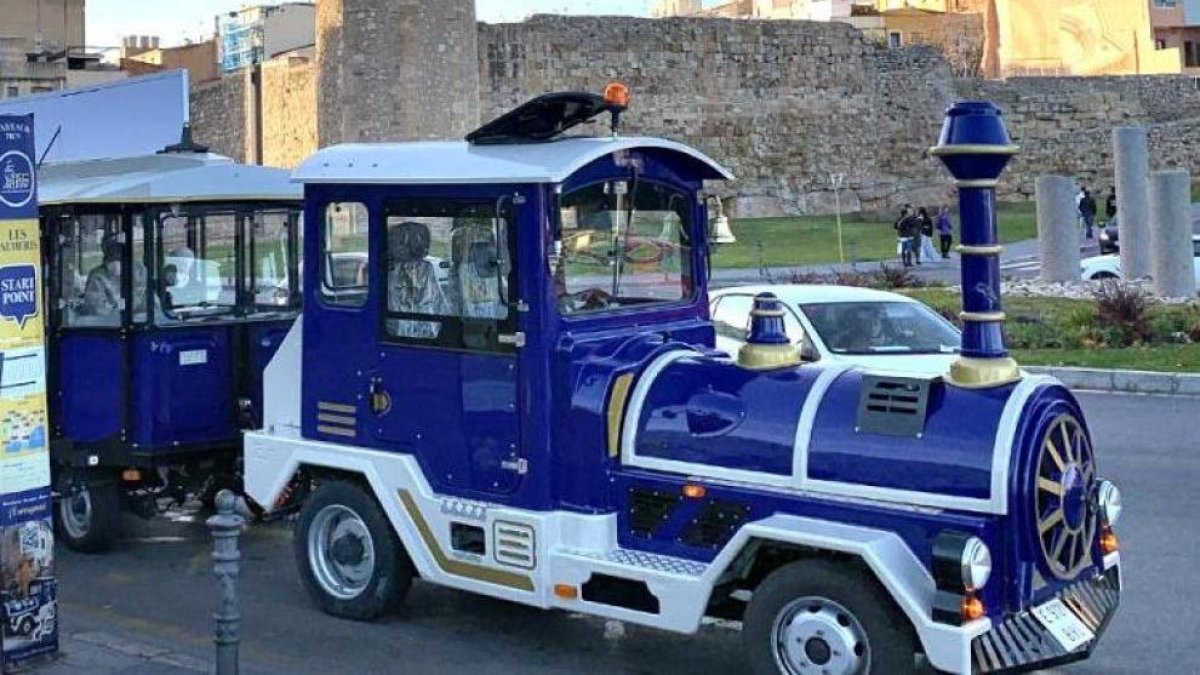 L’Ajuntament va adjudicar la concessió d’explotació del trenet turístic a RJ Autocares el 2020.