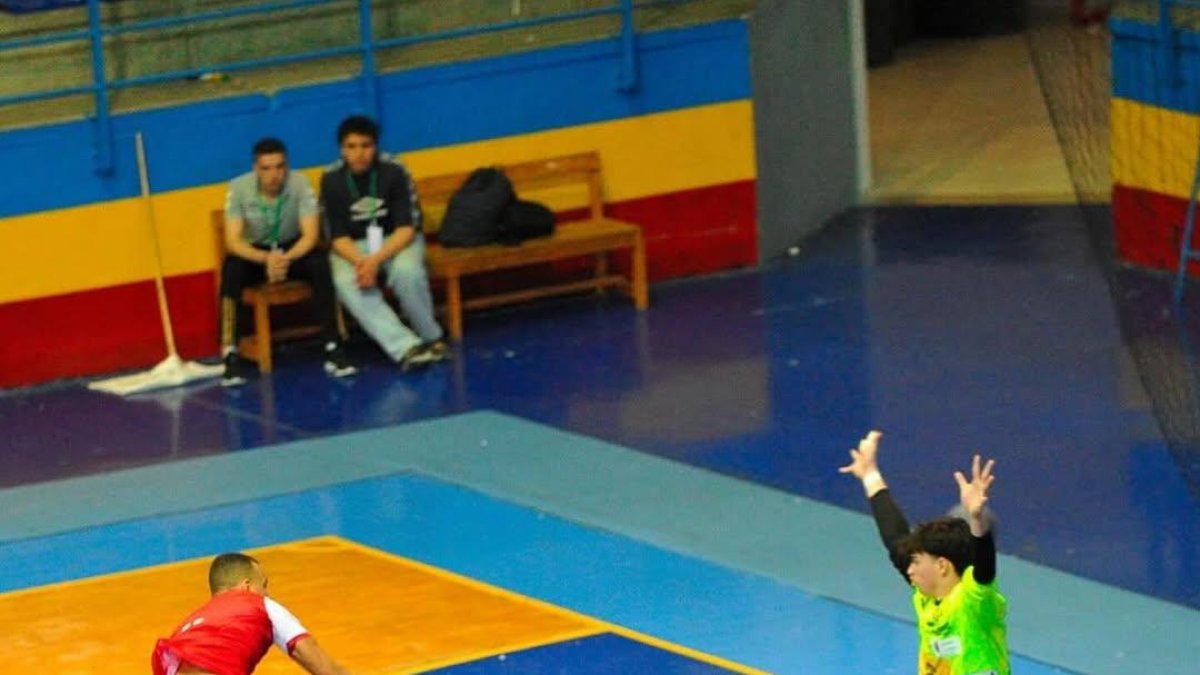 Albert Quesada parando un decir durante uno de los partidos de este fin de semana.