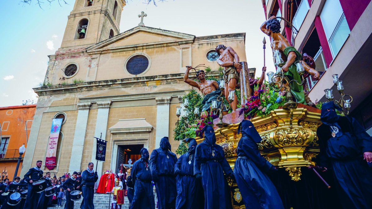 El misteri de La Flagel·lació, de la R. i V. Congregació de la Puríssima Sang, durant la Processó del Dolor.