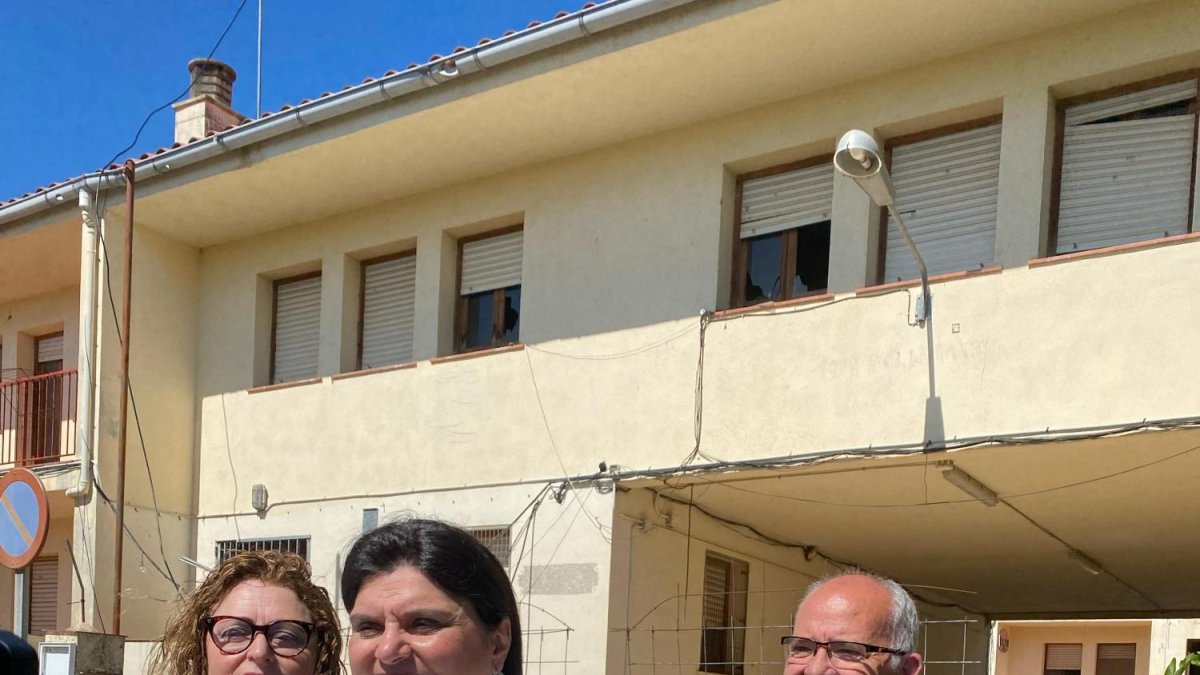 La diputada Elisa Vedrina durante la comparecencia en Ulldecona.