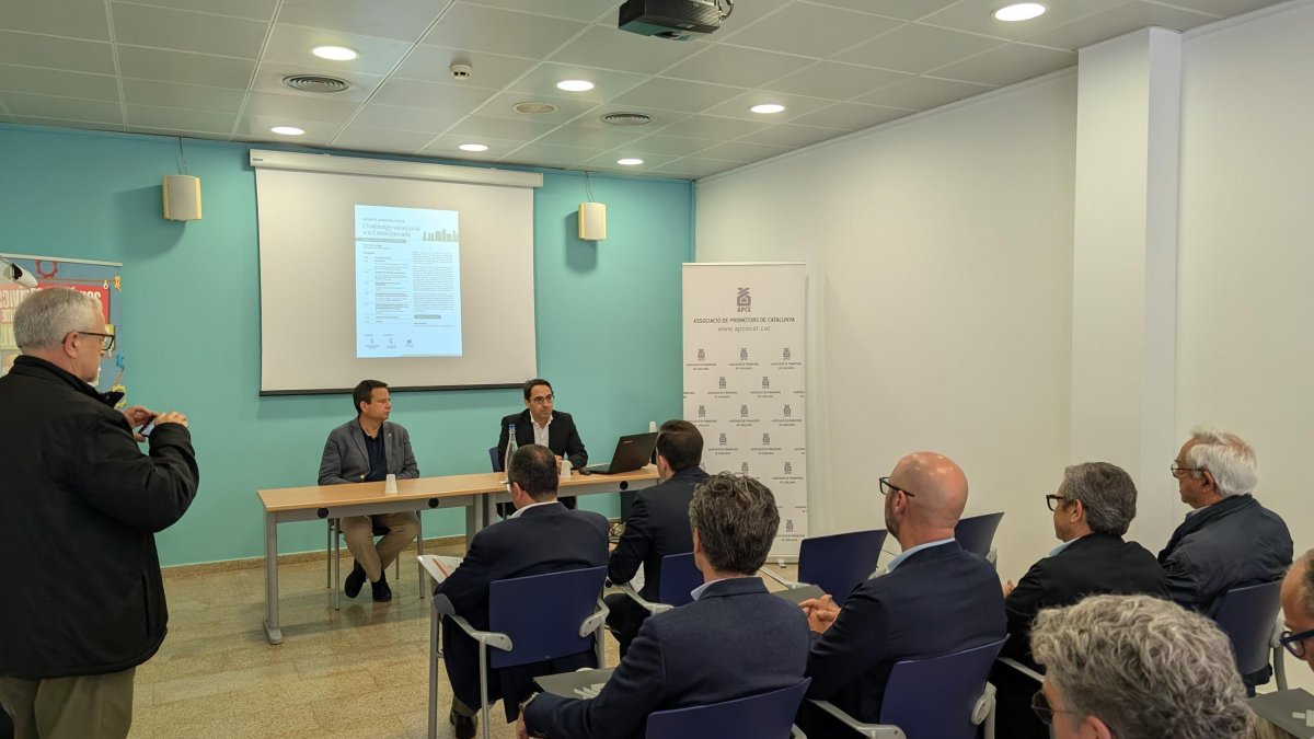 Oliver Klein durante la jornada de promoción de vivienda.