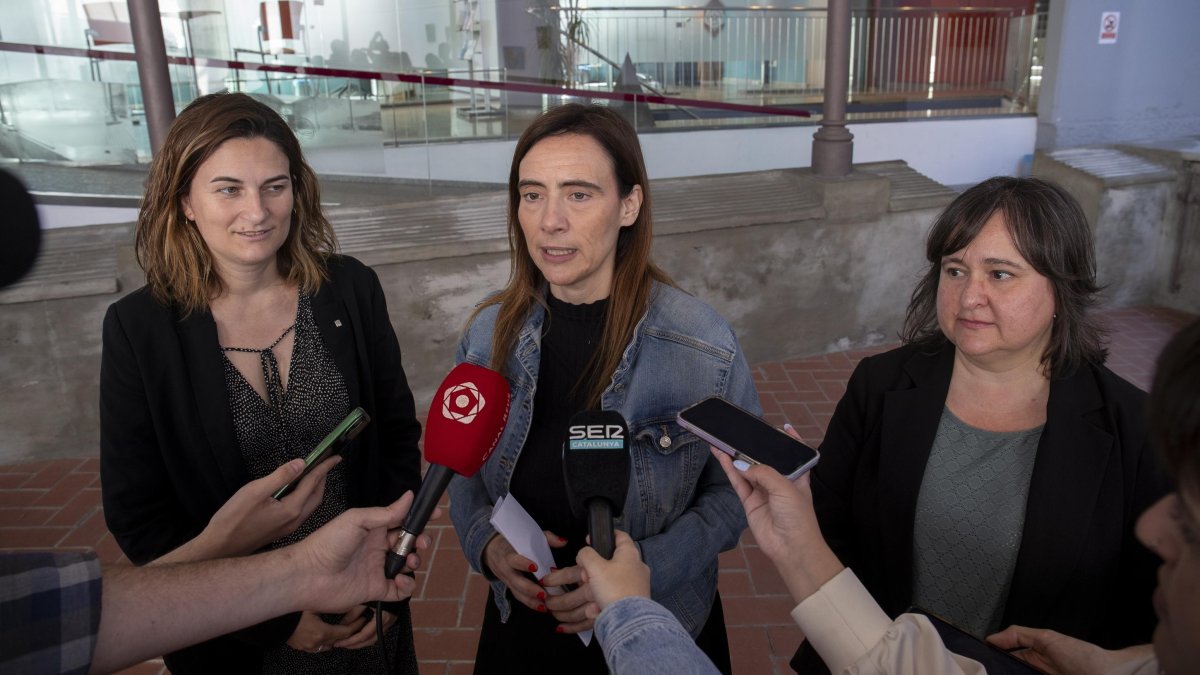 La alcaldesa de Reus, Sandra Guaita, en una atención a los medios en los Rentadors del Carme.