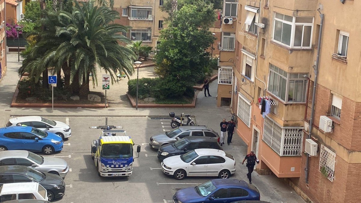 El moment de la detenció a la Glorieta del Priorat del barri Fortuny de Reus.
