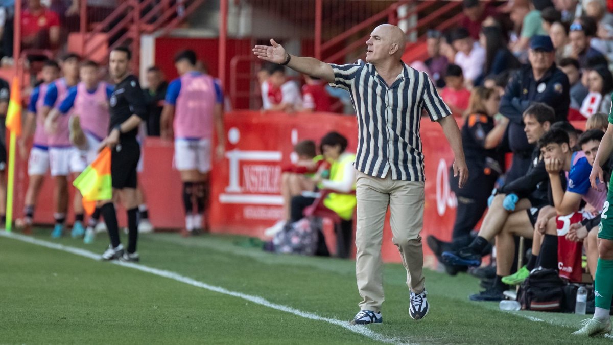 El tècnic del Nàstic, Luis César. Nàstic