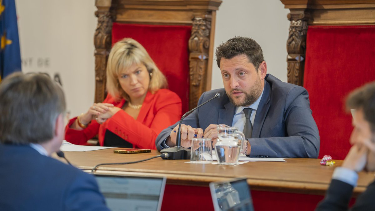 L’alcalde de Tarragona, Rubén Viñuales, intervenint durant una sessió plenària del passat mes d’abril.