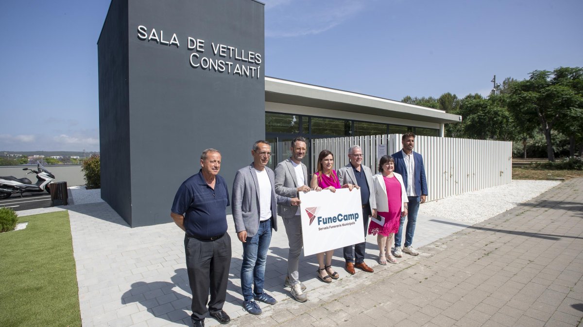 Sala de vetlles de Constantí amb els alcades implicats amb FuneCamp.