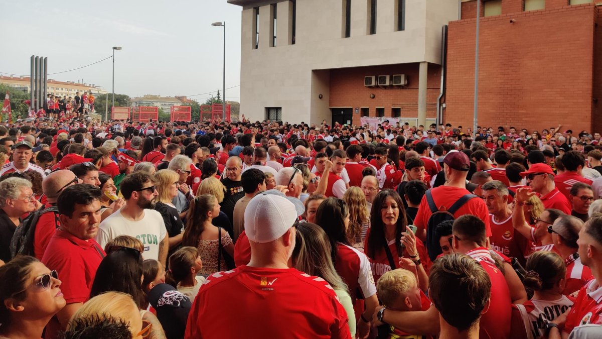 L'afició del Nàstic en la prèvia del Nàstic-Real Sociedad B.