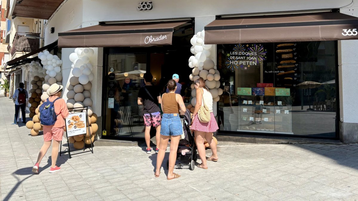 La botiga oferirà una selecció cuidada de fleca, brioixeria i cafè.