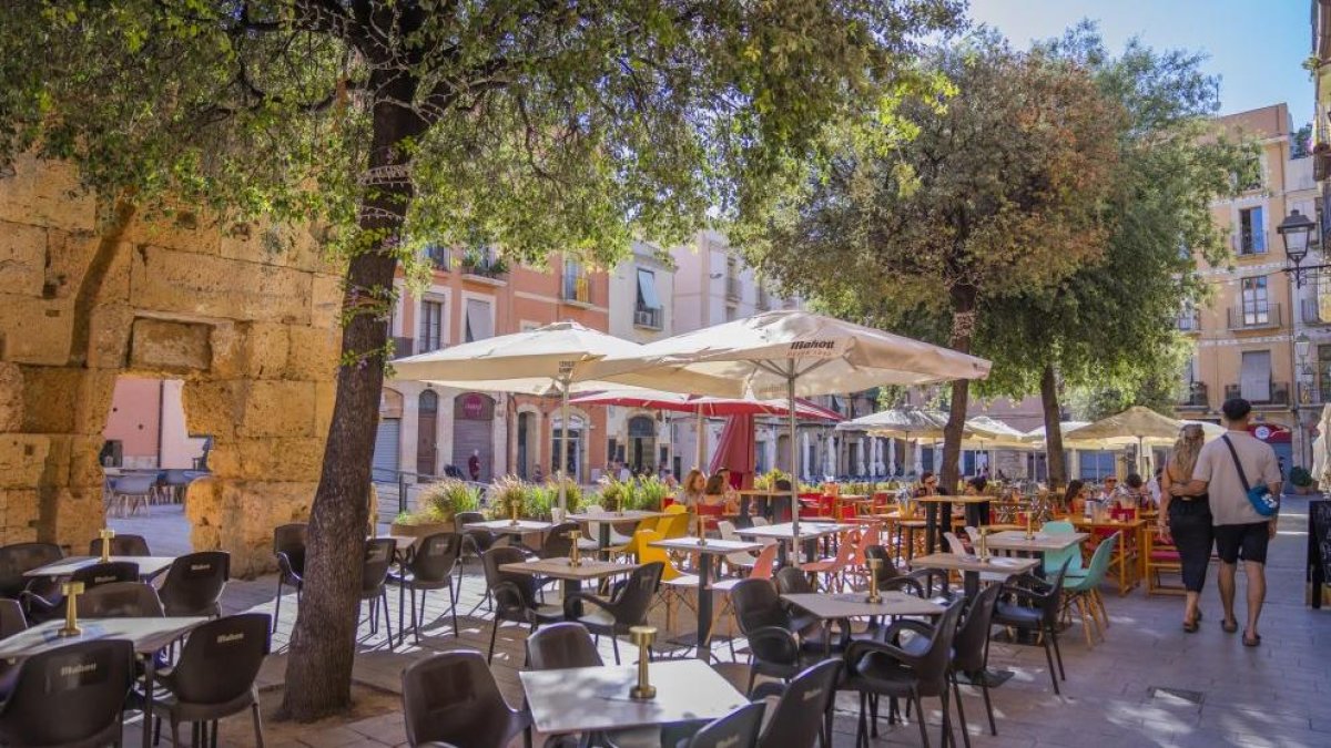 El ple municipal de l’Ajuntament de Tarragona va aprovar definitivament l’Ordenança de Terrasses i Extensions Comercials a l’abril.
