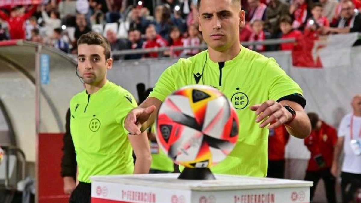 Gonzalo Romero Freixas abans del Murcia-Ceuta.