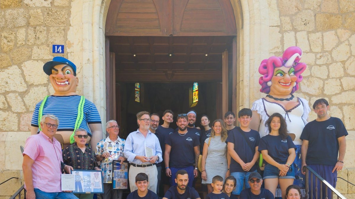 Imagen de la presentación de los nuevos gigantes manotes del Serrallo