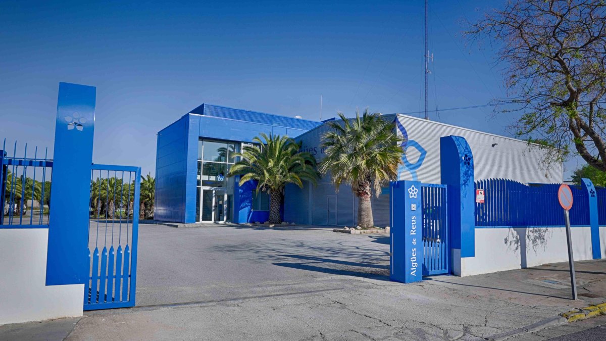Almacén de Aigües de Reus en el polígon Agro-Reus donde se ubicará una planta potabilizadora.
