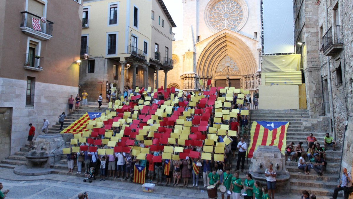 Imagen de archivo de una concentración organizada por la Asamblea en el Pla de la Seu de Tarragona.