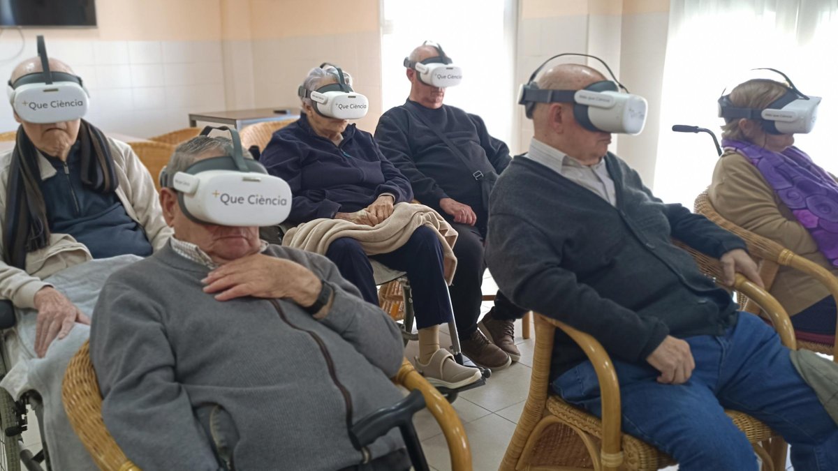 Els avis i àvies de la residència Cordia de Burgos van fer el seu primer passeig virtual per Atapuerca.