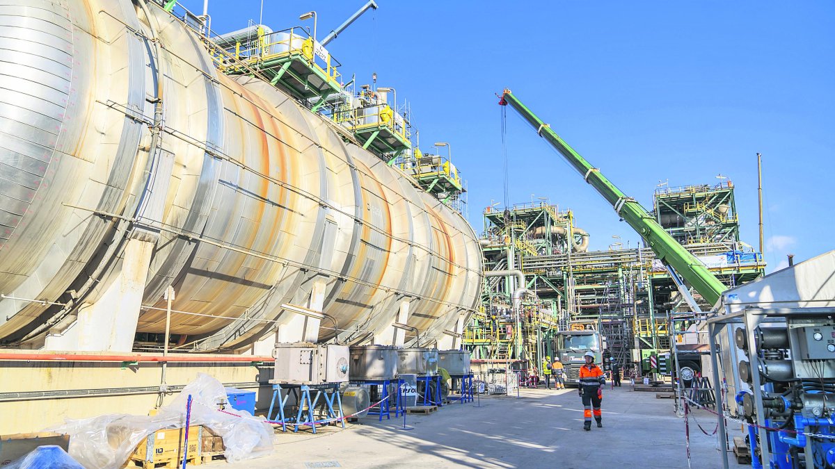 Imagen de archivo del complejo de Repsol, que quiere tener la Ecoplanta del Morell operante el año 2029