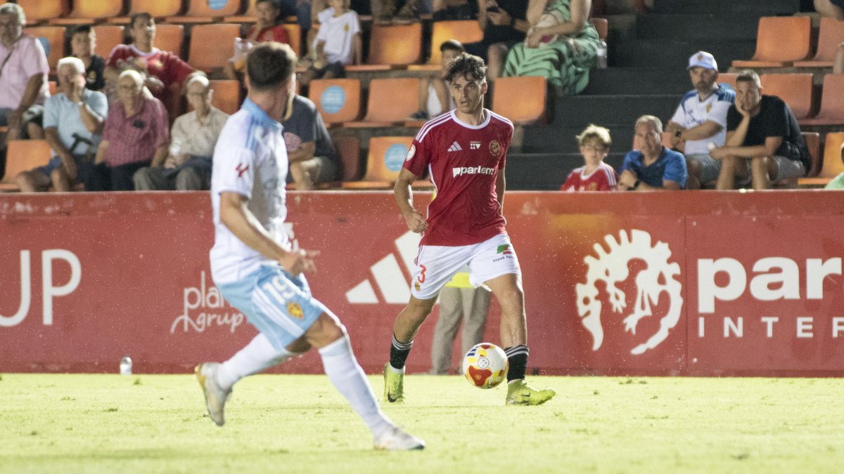 Nil Jiménez durante el duelo contra el Real Zaragoza.