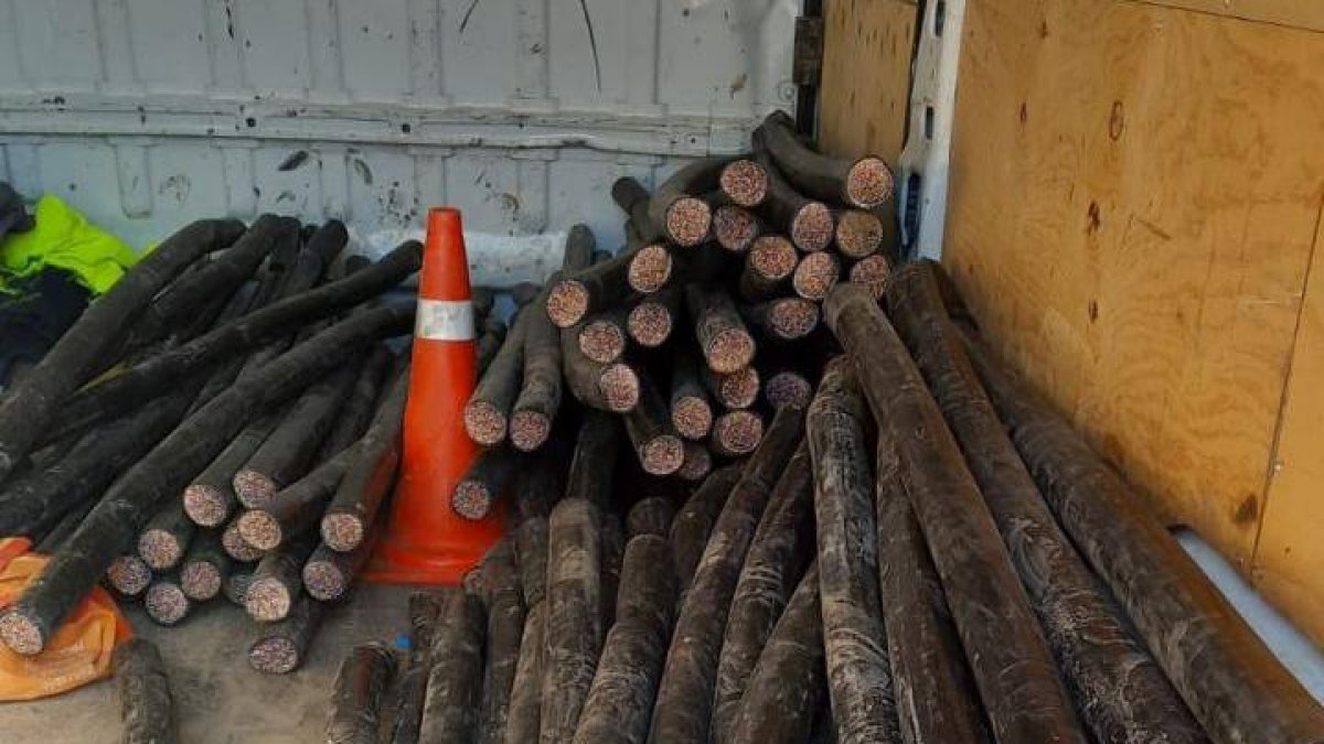El pes total de cable sostret s’estima en 847 kg amb un valor aproximat de 4.730 euros.