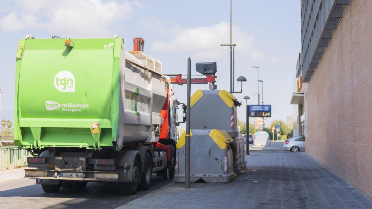 El consistori tarragoní vol saber quins camions i escombradores, entre d’altres, poden continuar prestant el servei.