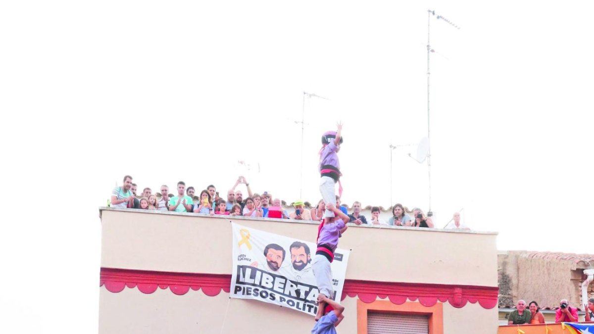 4de9 amb folre i agulla de la Jove a la Festa Major del Catllar 2018.