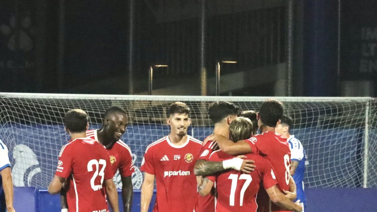 Els jugadors del Nàstic celebrant un dels gols de l’últim amistós contra l’Espanyol B.