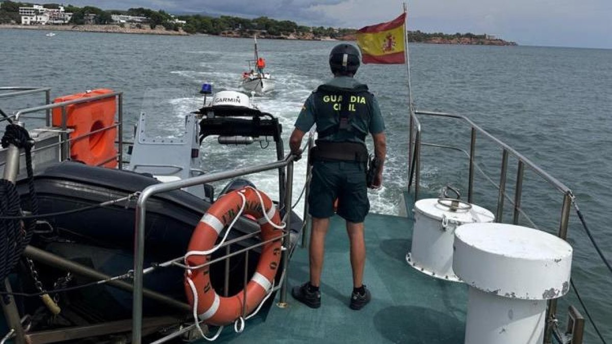 Imatge del rescat en l’Ampolla.