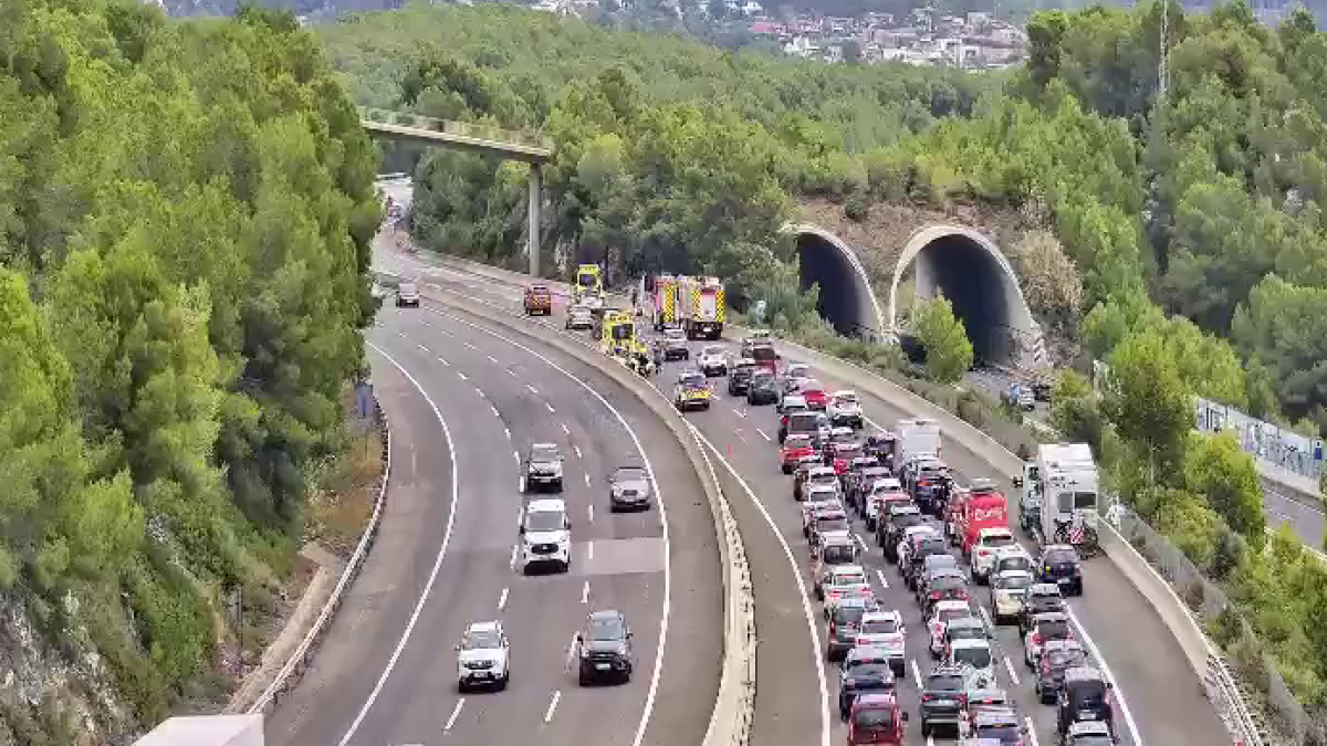 Imatge de l'estat de la carretera després de l'accident