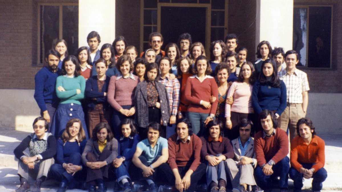 Imatge d’arxiu de la primera promoció universitària de magisteri a Tarragona, i la darrera que va finalitzar els seus estudis a l’Escola Normal.