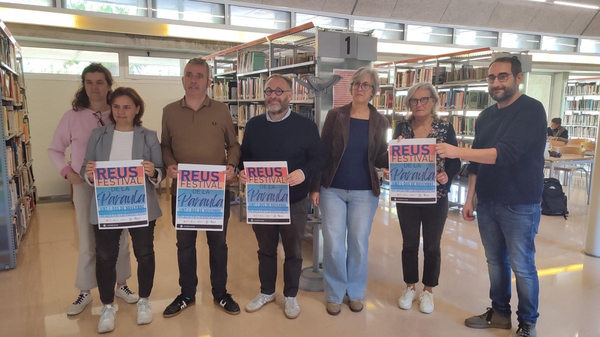 Fotografia de l’acte de presentació del Festival de la Paraula a la Biblioteca Xavier Amorós.