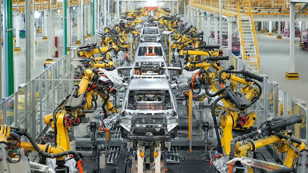 El Port espera que la companyia prengui una decisió definitiva sobre on vol fer la seva nova fàbrica de cotxes elèctrics.