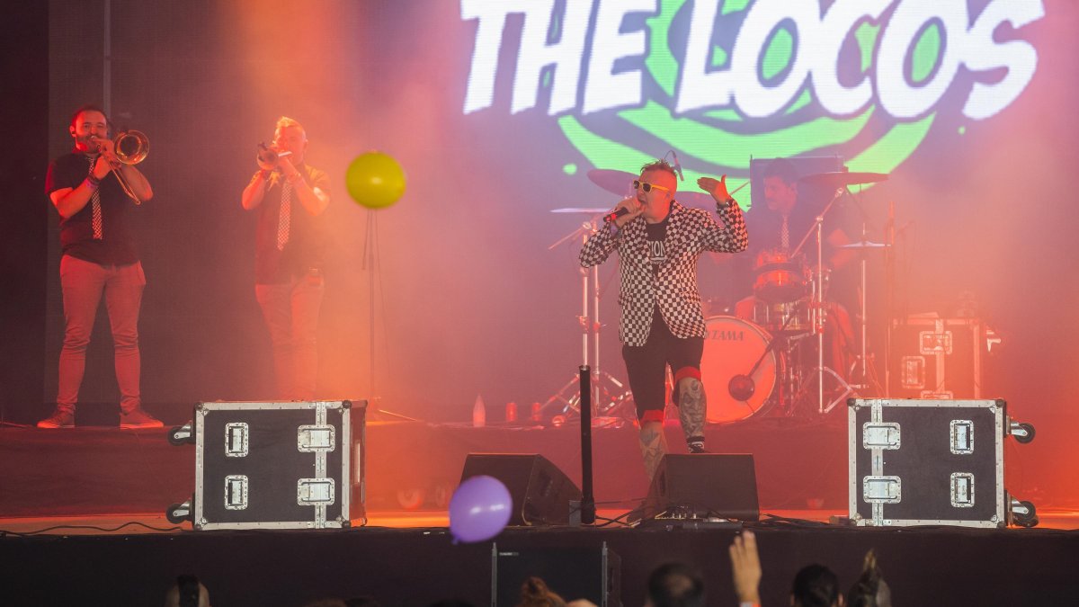 The Locos fueron los segundos en subir al escenario del Pintor Rock, durante la jornada del jueves.