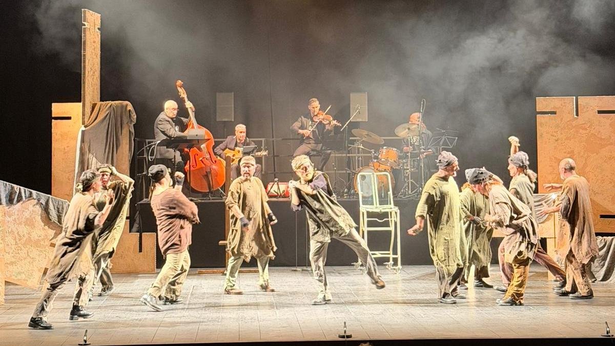 Imagen del espectáculo más reciente de la compañía.