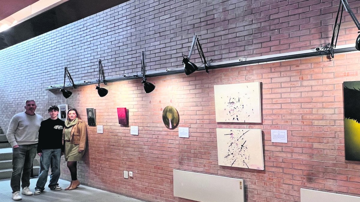 En la inauguración de la exposición Marcos estuvo acompañado de sus padres.