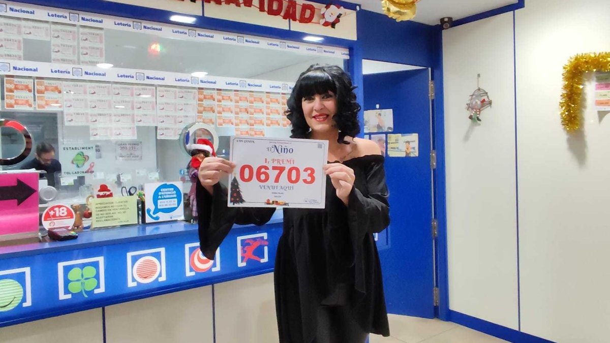 L'administració de Loteria Doña Pilar, al carrer Barcelona, ha estat l'encarregada de repartir sort.