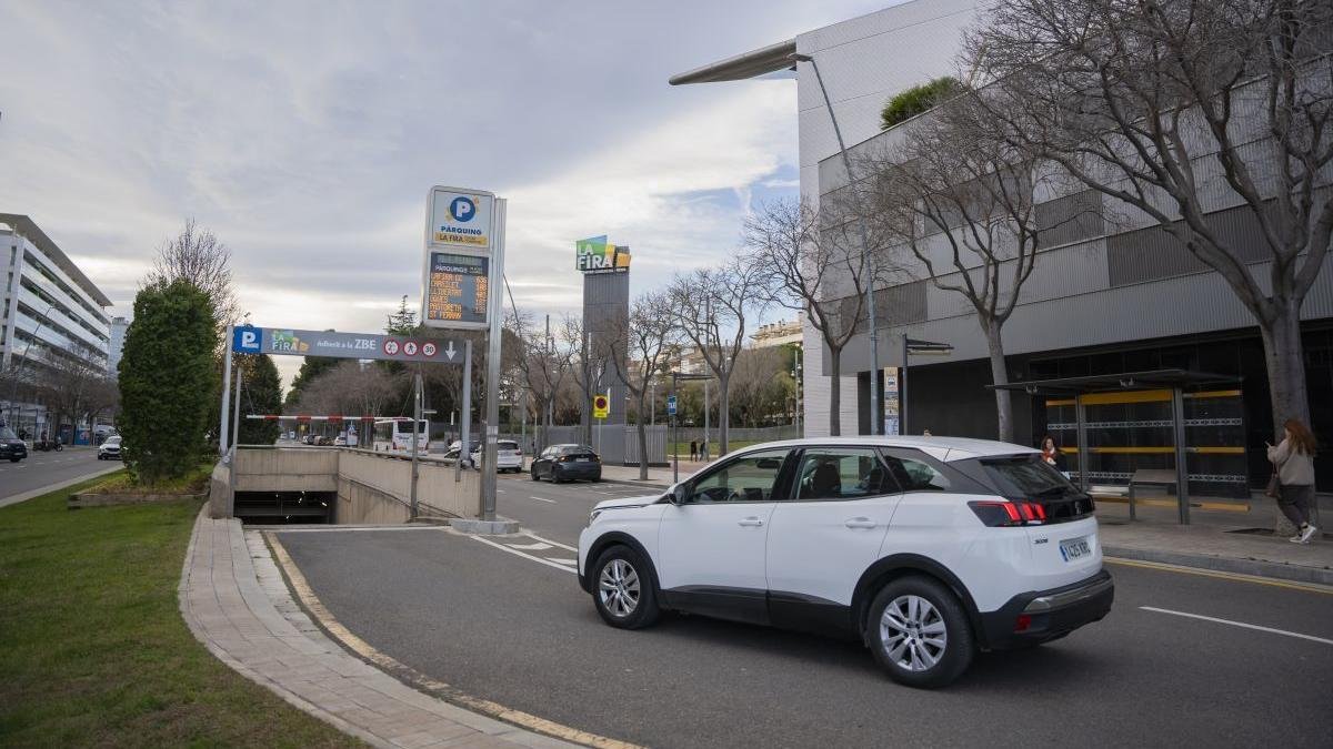 Fotografia del pàrquing municipal de La Fira Centre Comercial, que gaudeix d'un nou abonament enguany.