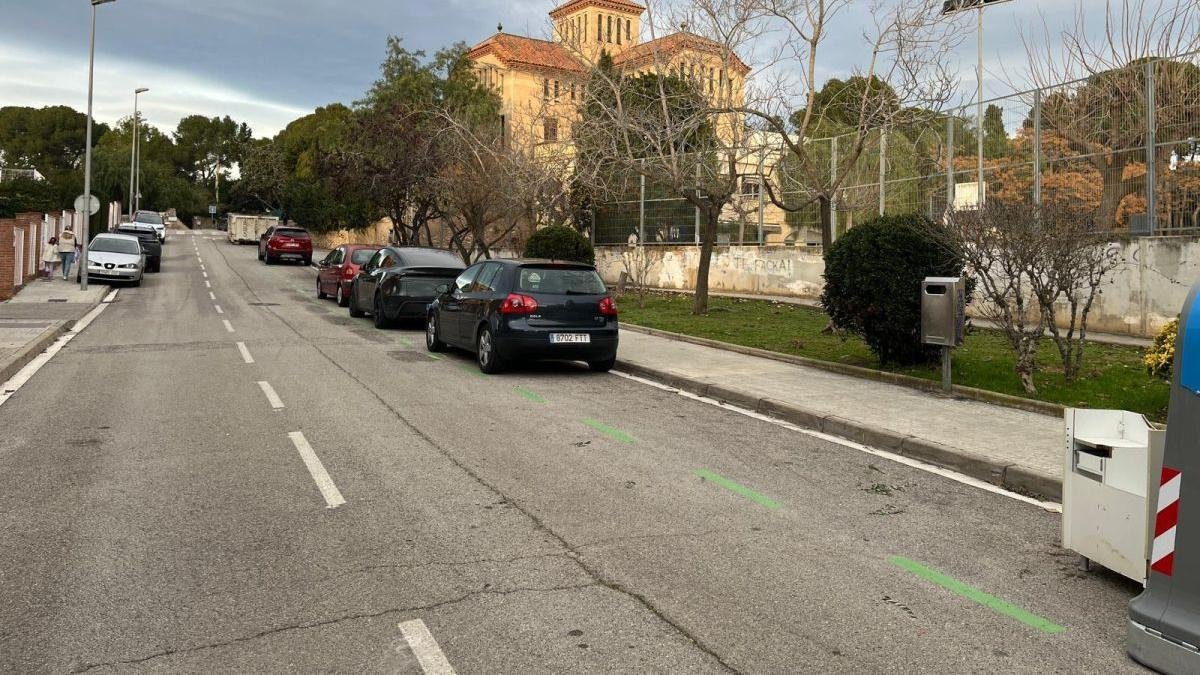 Els treballs de pintura als aparcaments propers al centre educatius han d'arrencar els pròxims dies.