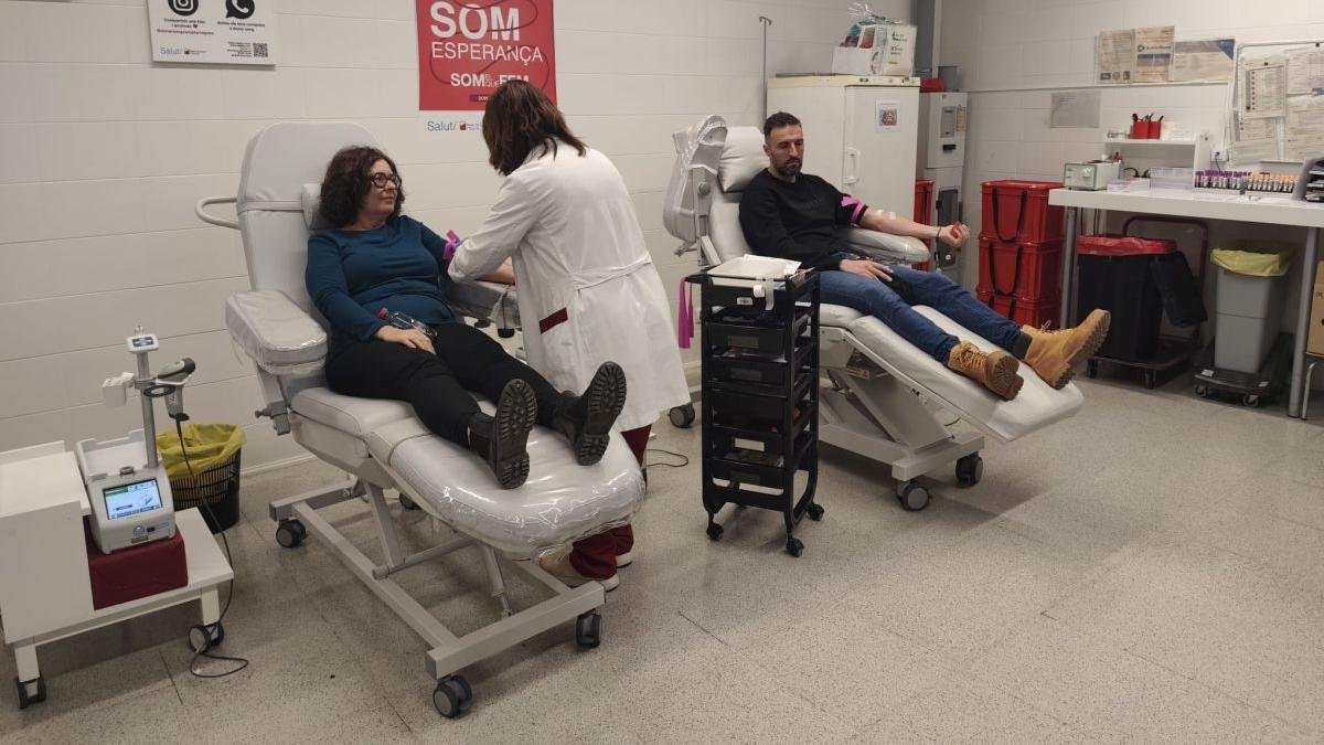Fotografia de donants de sang a l'Hospital Sant Joan.