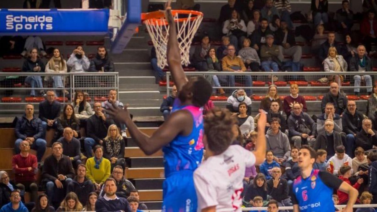 El jugador del CBT Ali Senghor durant el darrer partit.