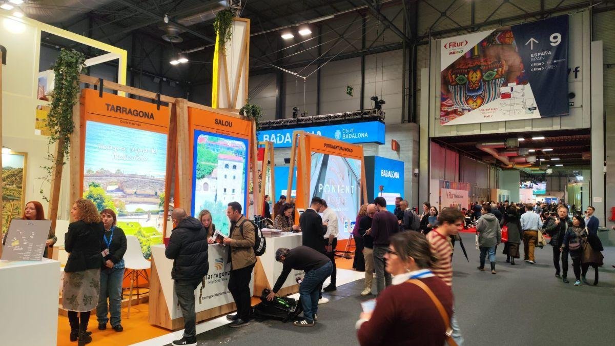 Els representants de Cambrils durant la celebració de Fitur 2026.