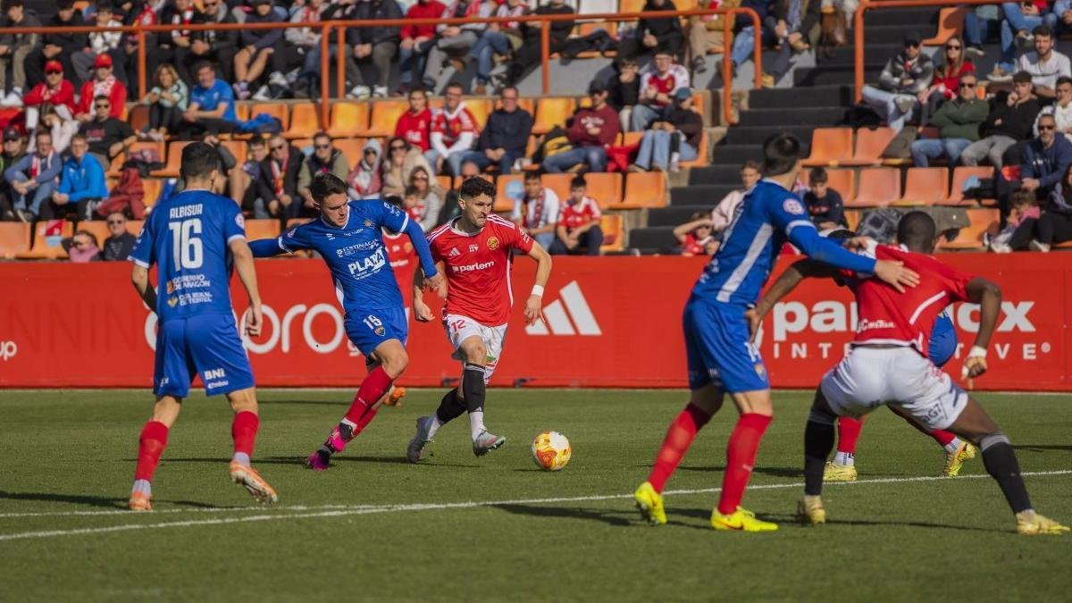 L'extrem grana Christos Almpanis, un dels noms assenyalats durant aquest mercat d'hivern, en el duel contra el Teruel.