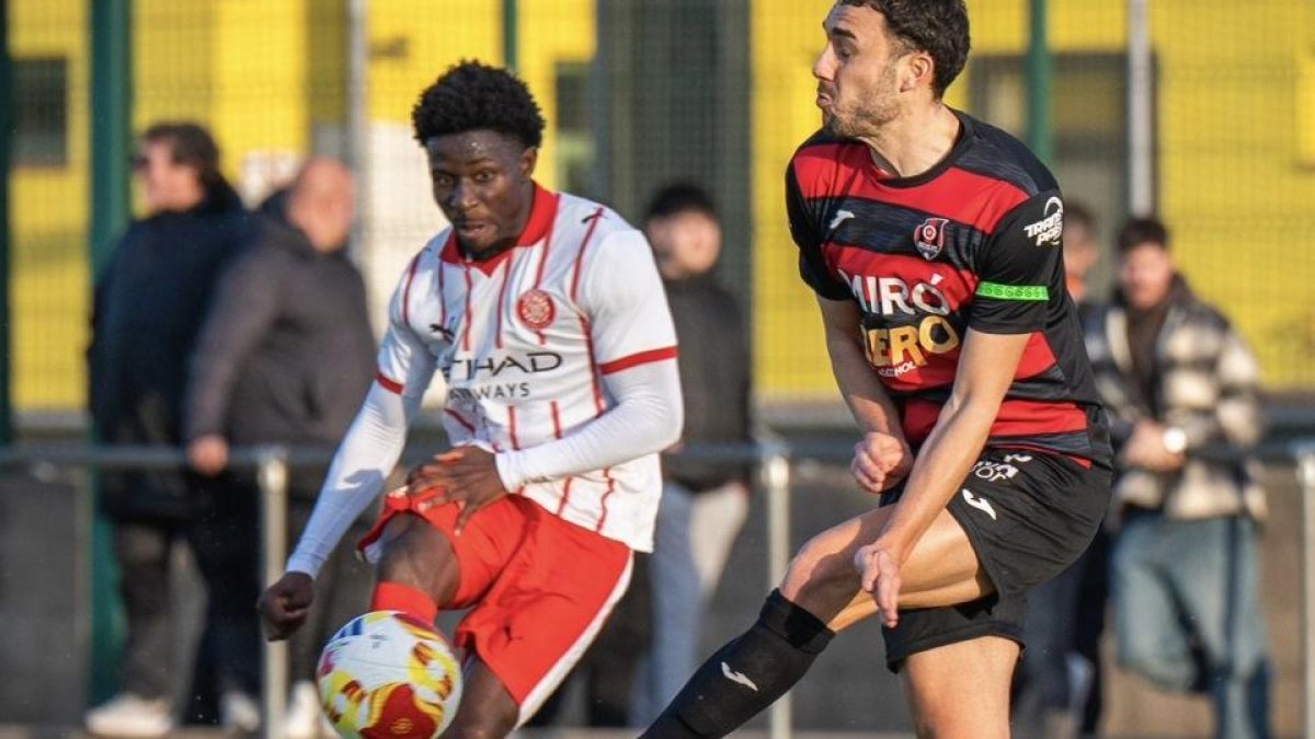 Andy Alarcón durant el duel contra el Girona B.