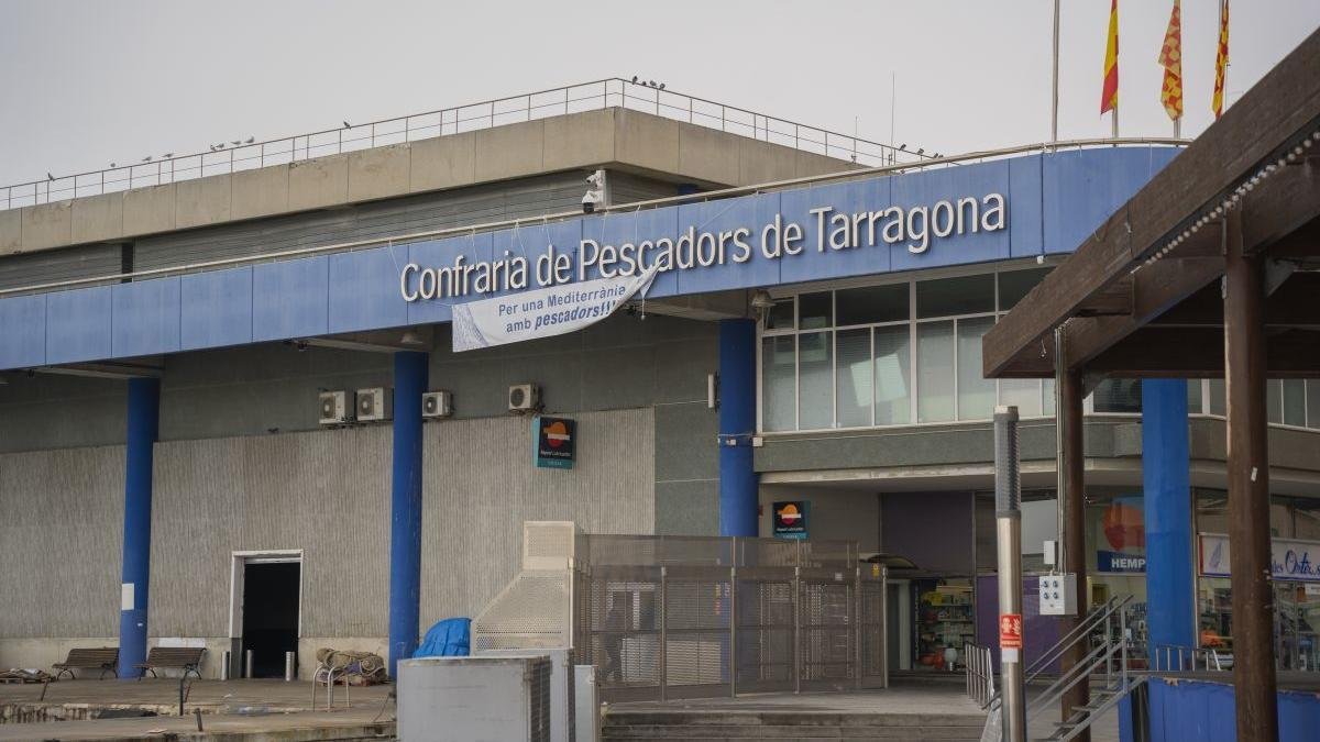 Imagen de archivo de la Cofradía de Pescadores de Tarragona, espacio donde se podría ubicar el nuevo obrador de pescado de la ciudad.
