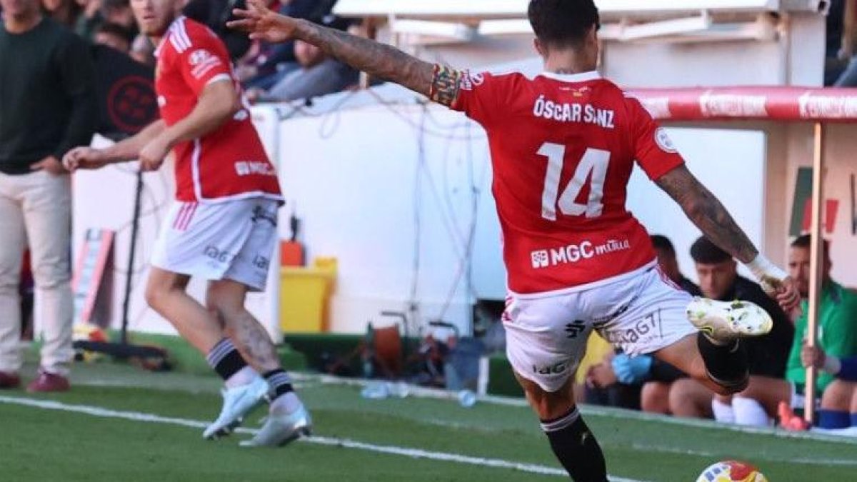 Imagen del duelo entre el Nàstic y el Antequera.