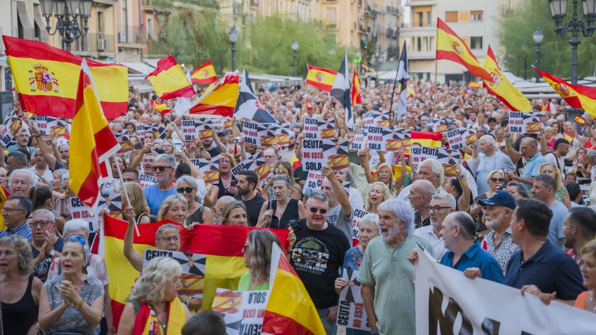 Tensió entre dues protestes contràries a Tarragona per la crisi de Ceuta