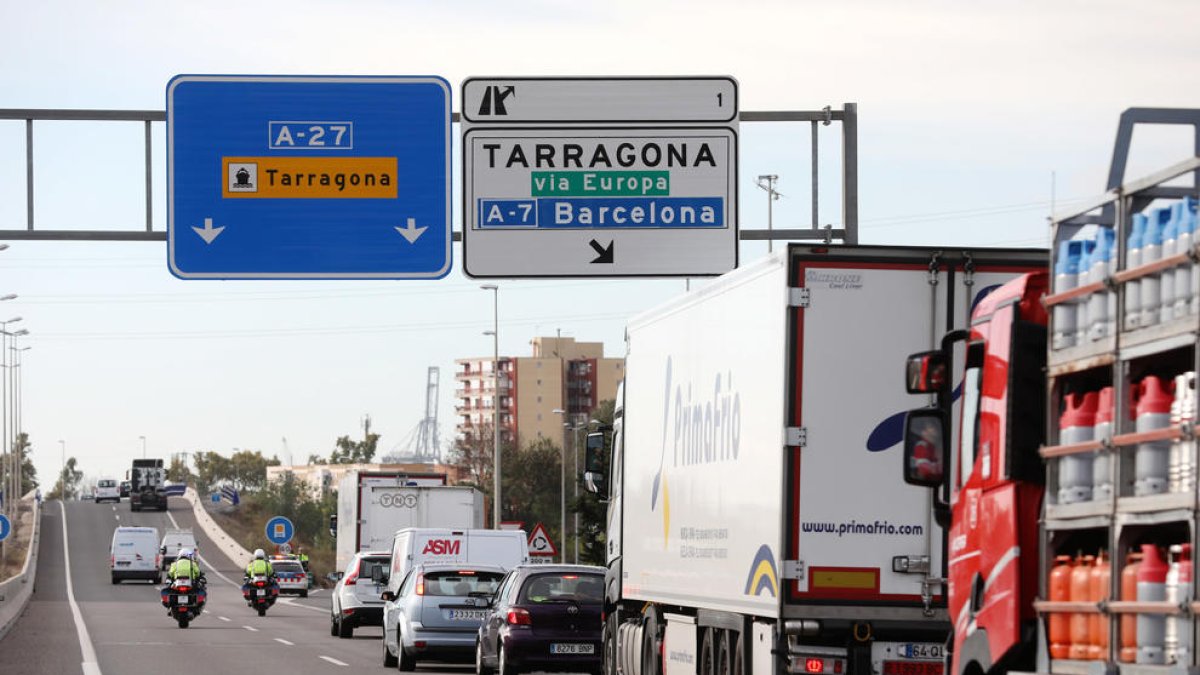 Talls a vies tarragonines i a la R16 de Rodalies per manifestacions