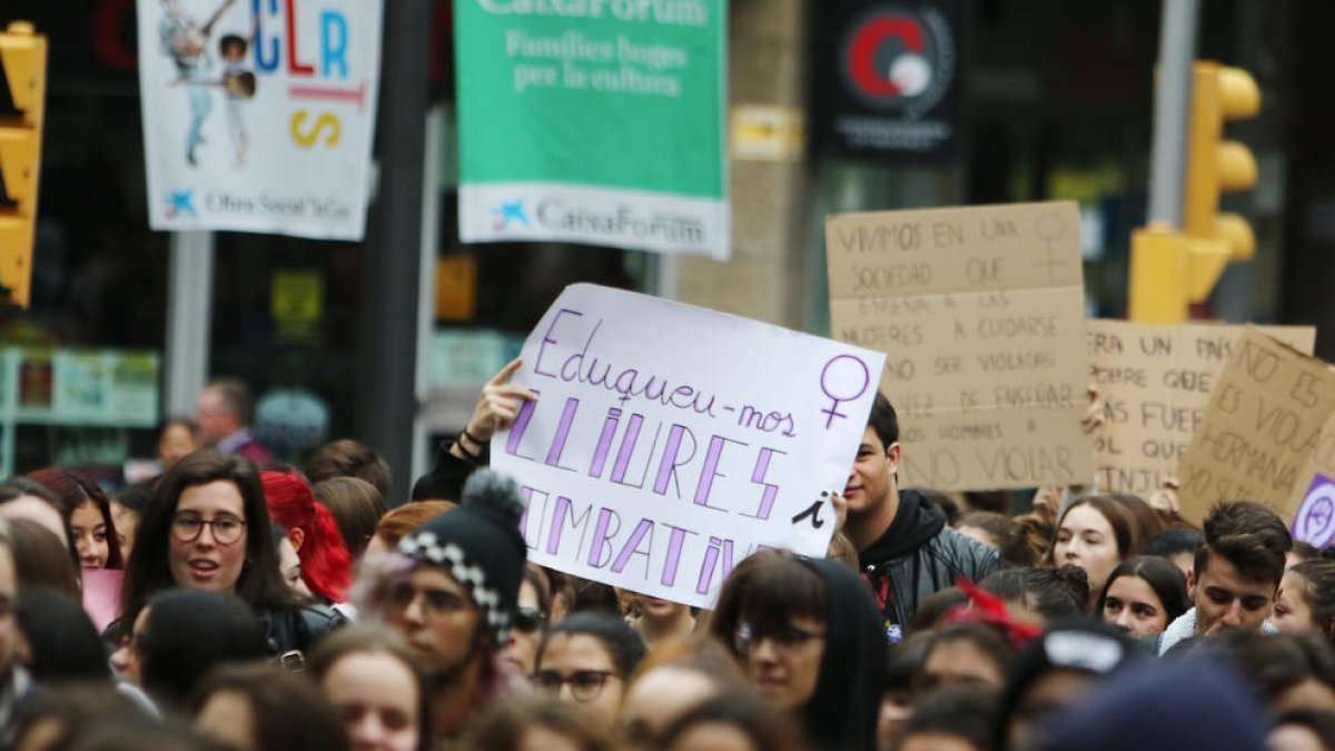 Manifestació d'estudiants contra el masclisme