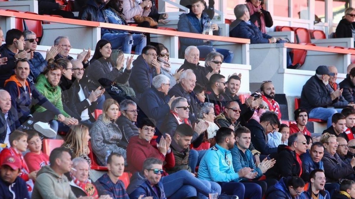 La afición durante el Nàstic-Ejea en el Nou Estadi